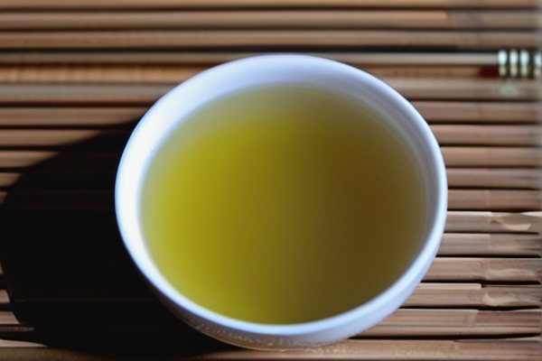 控油不再难 定量油壶助你健康饮食